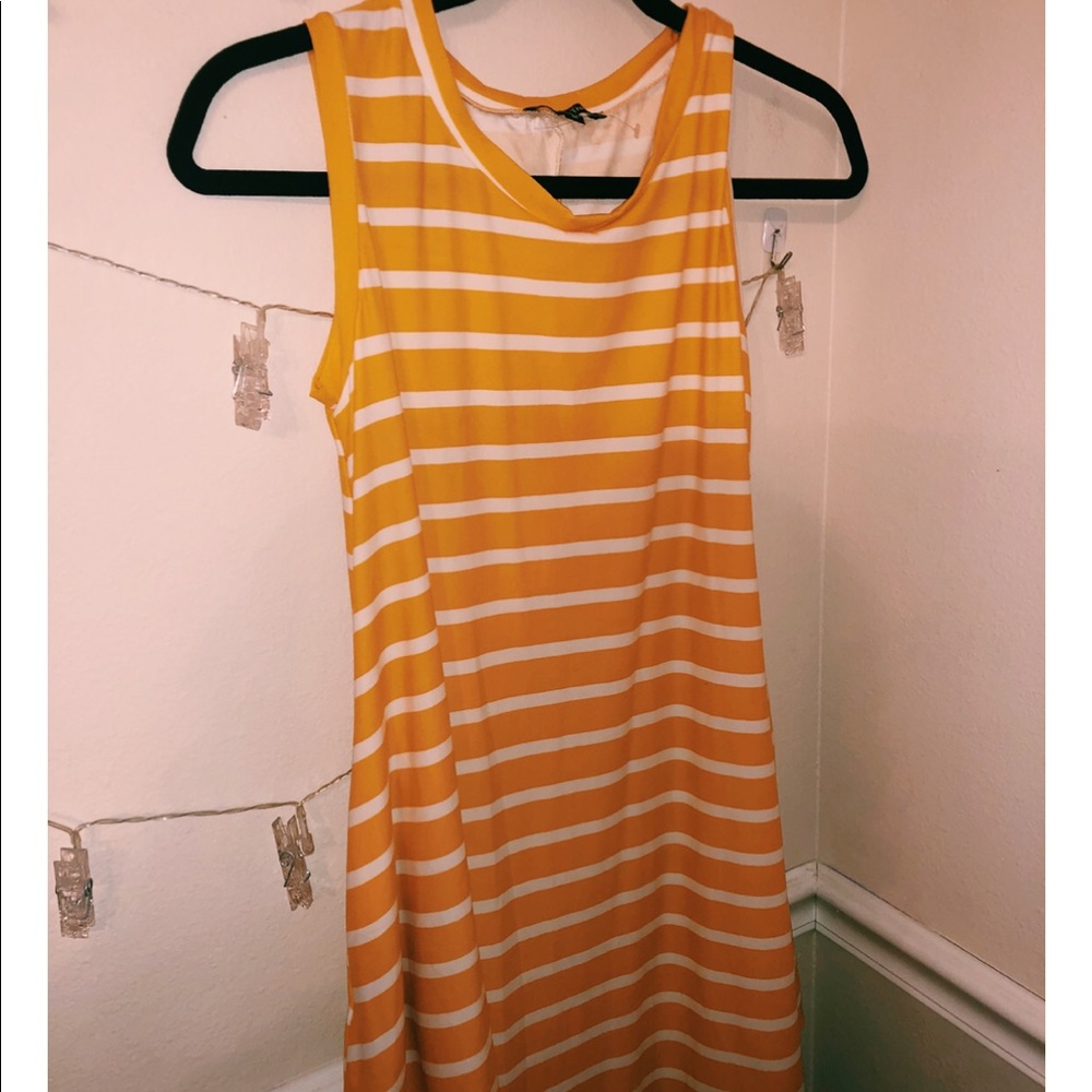 PRETTY YELLOW DRESS